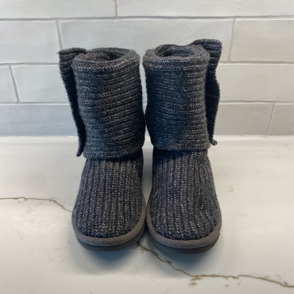 Ugg gray woven fold over boots with buttons size 6 - Picture 1 of 5